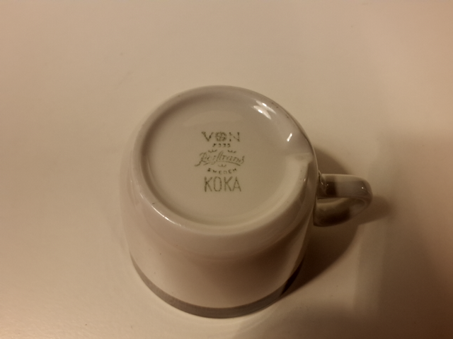 Rørstrand " Koka " Brunt Kaffekopper med tallerkener